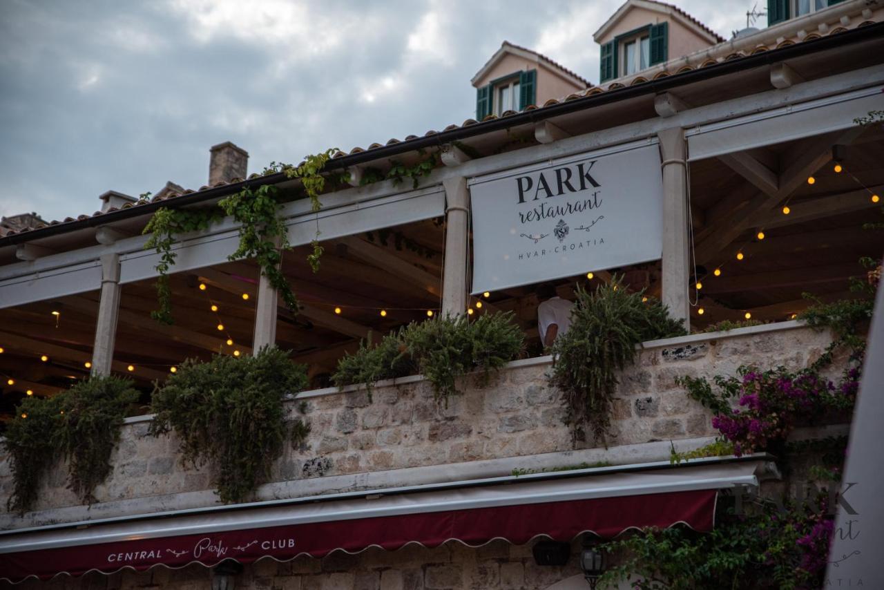 Heritage Hotel Park Hvar ฮวาร์ ภายนอก รูปภาพ